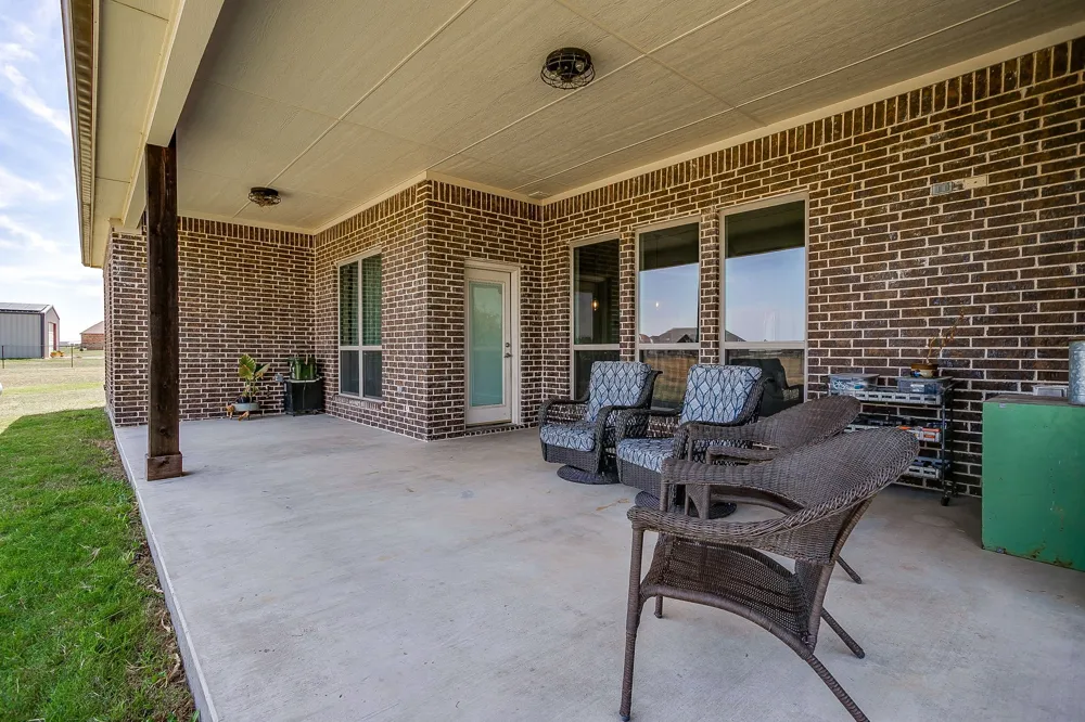 8341 County Road 201a Grandview, TX 76050