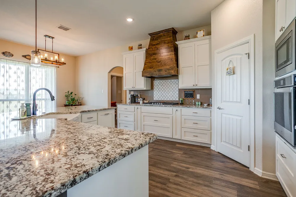 8341 County Road 201a Grandview, TX 76050