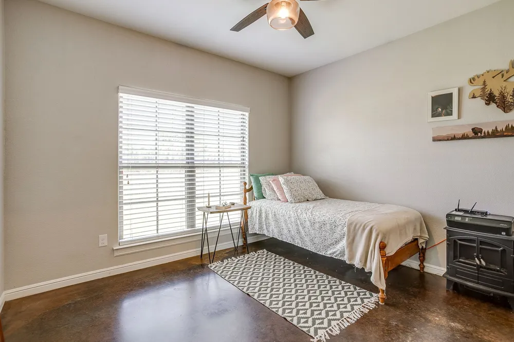 8341 County Road 201a Grandview, TX 76050