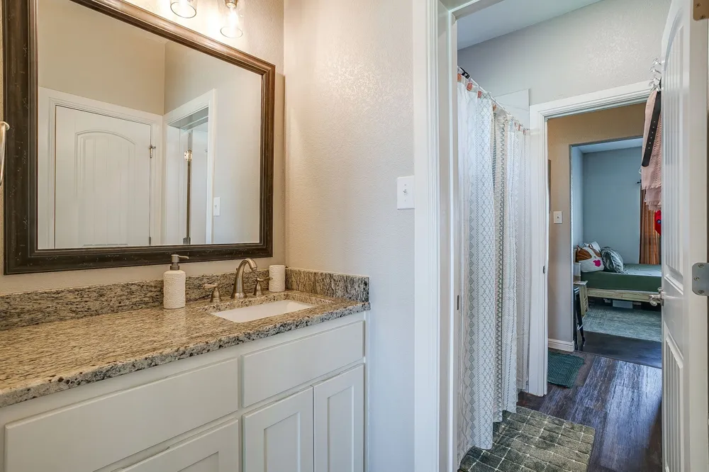 8341 County Road 201a Grandview, TX 76050