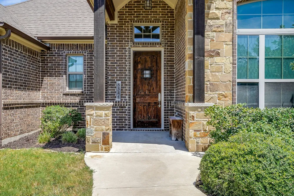 8341 County Road 201a Grandview, TX 76050