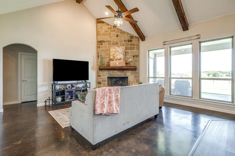 8341 County Road 201a Grandview, TX 76050