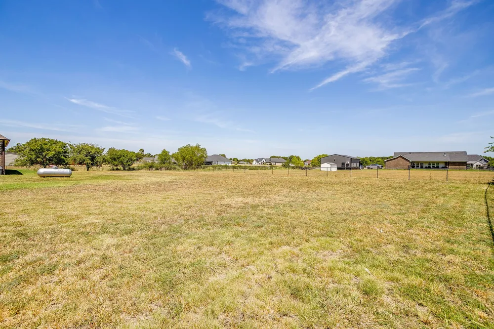 8341 County Road 201a Grandview, TX 76050