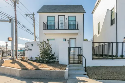 682 W Main Street