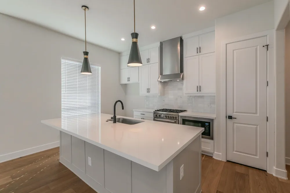 682 W Main Street Arlington, TX 76013
