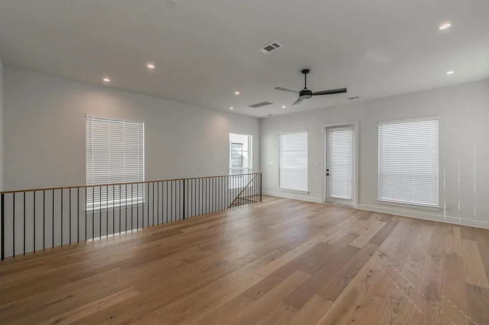 682 W Main Street Arlington, TX 76013