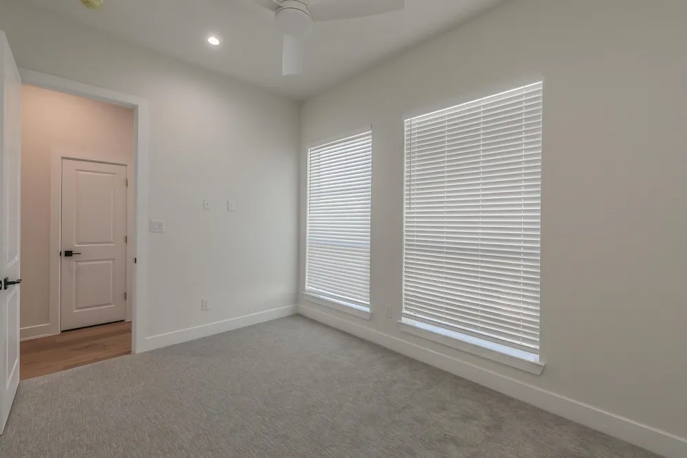682 W Main Street Arlington, TX 76013