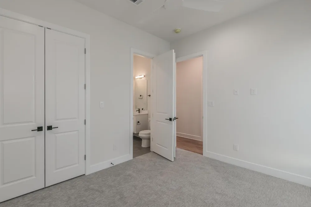 682 W Main Street Arlington, TX 76013