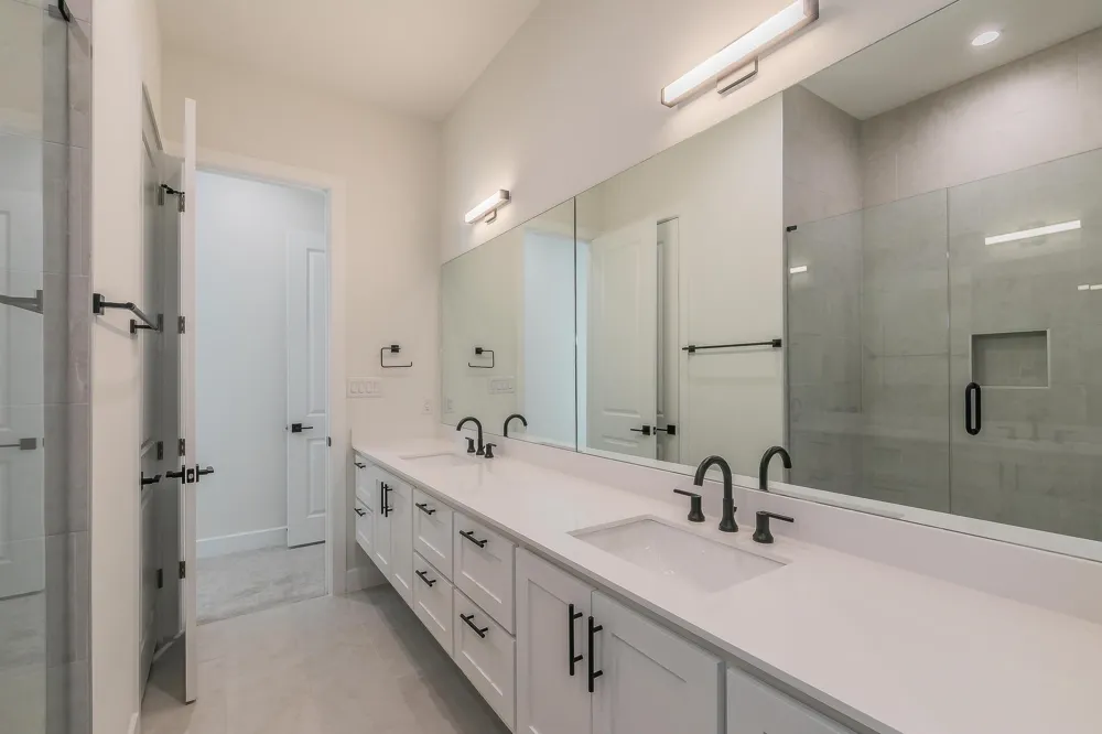 682 W Main Street Arlington, TX 76013