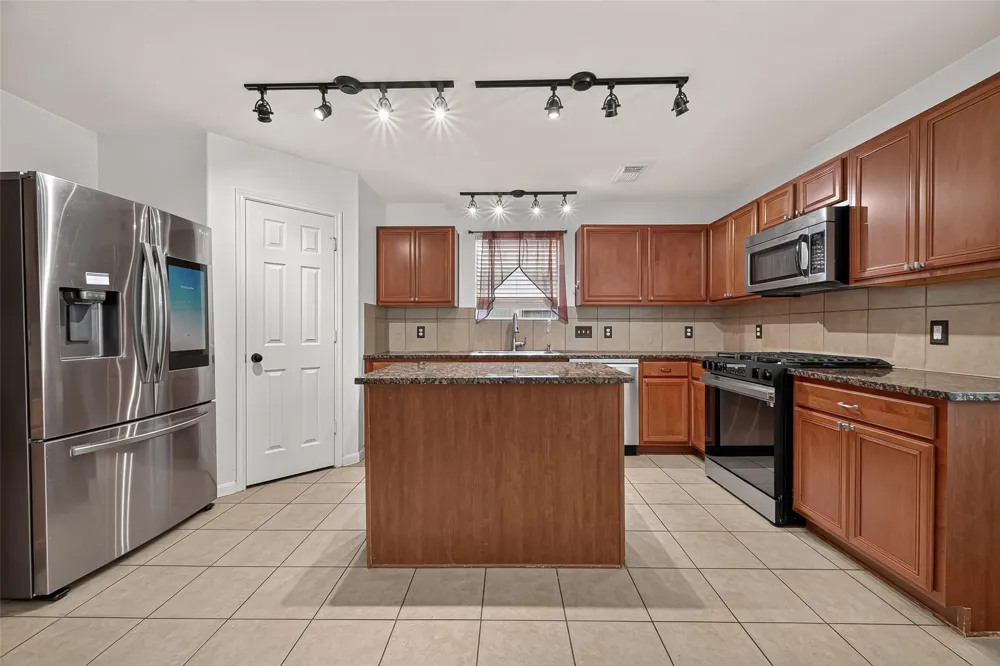25346 Barmby Drive Tomball, TX 77375