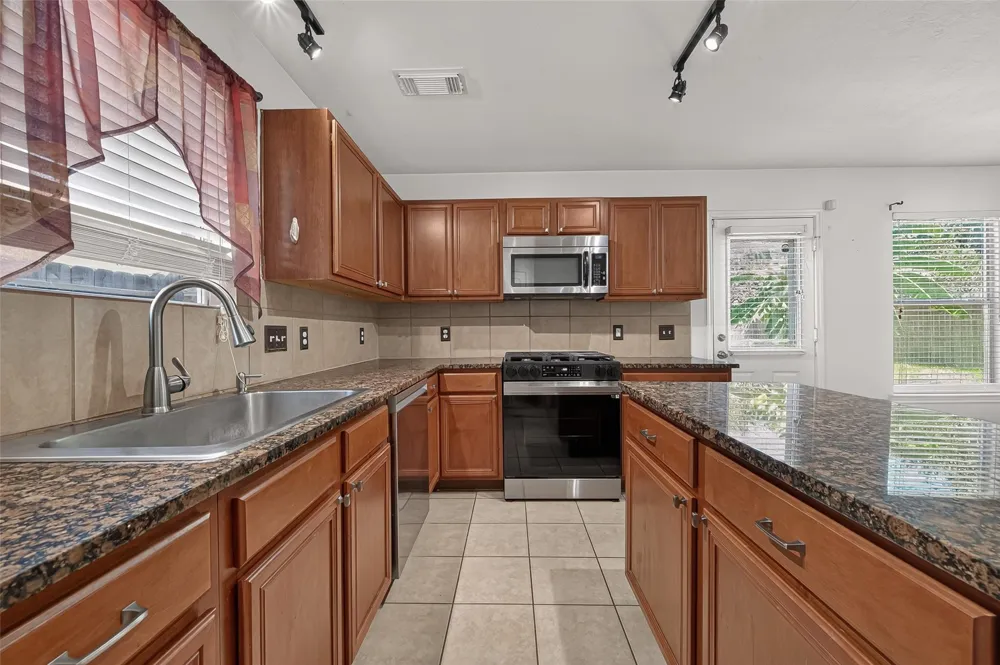 25346 Barmby Drive Tomball, TX 77375