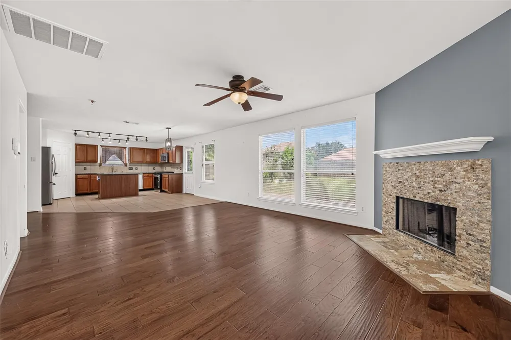 25346 Barmby Drive Tomball, TX 77375