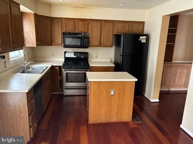 709 GREAT BAY AVENUE Annapolis, MD 21401