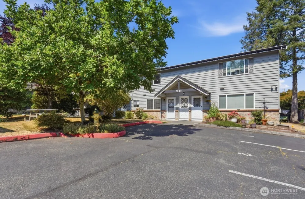 7909 218th Street SW #4 Edmonds, WA 98026