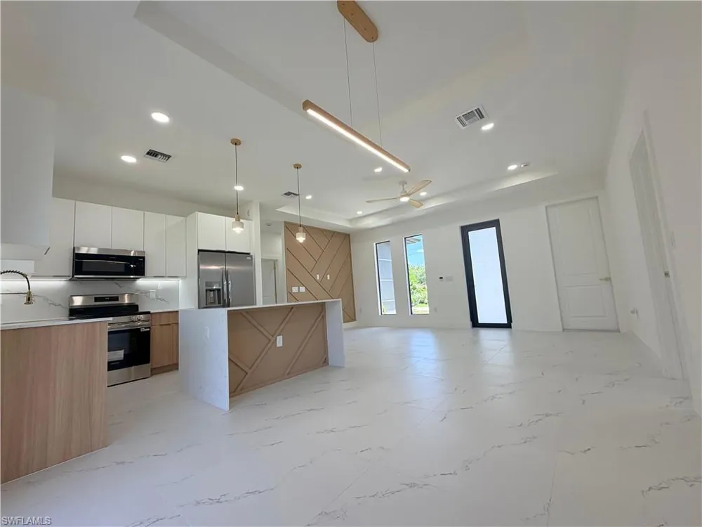 3812 11th Street SW Lehigh Acres, FL 33976