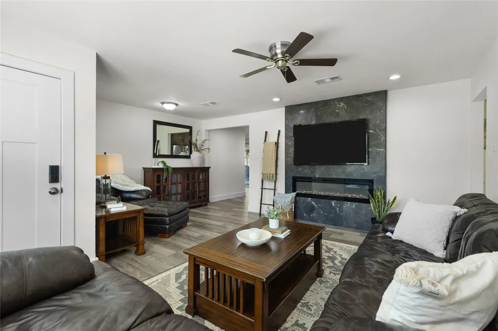 13640 Janwood Lane Farmers Branch, TX 75234