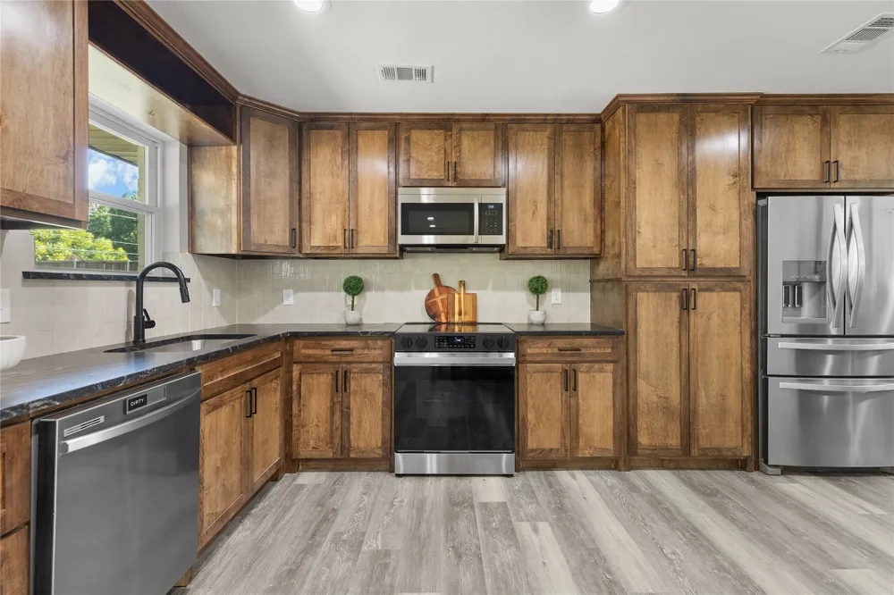 13640 Janwood Lane Farmers Branch, TX 75234