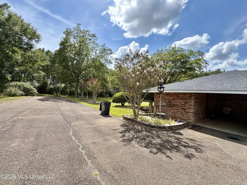 1041 Lower Centreville Road Centreville, MS 39631