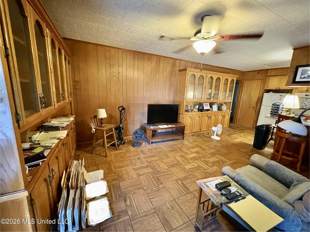1041 Lower Centreville Road Centreville, MS 39631