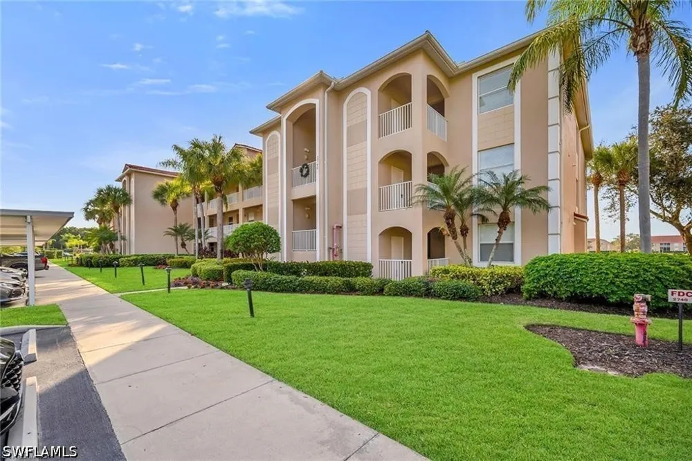 Cypress Trace Circle #2725A Naples, FL 34119