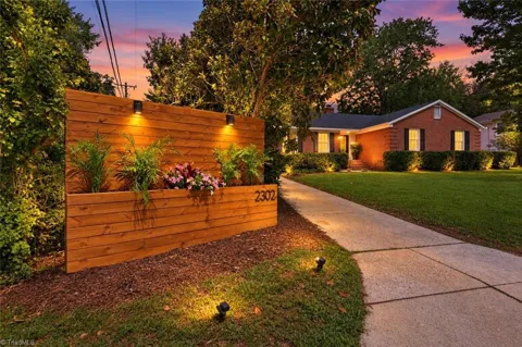 2302 Hathaway Drive
