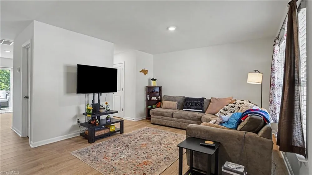 6808 Capstone Court Rural Hall, NC 27045