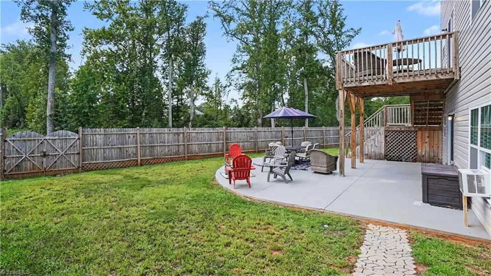 6808 Capstone Court Rural Hall, NC 27045