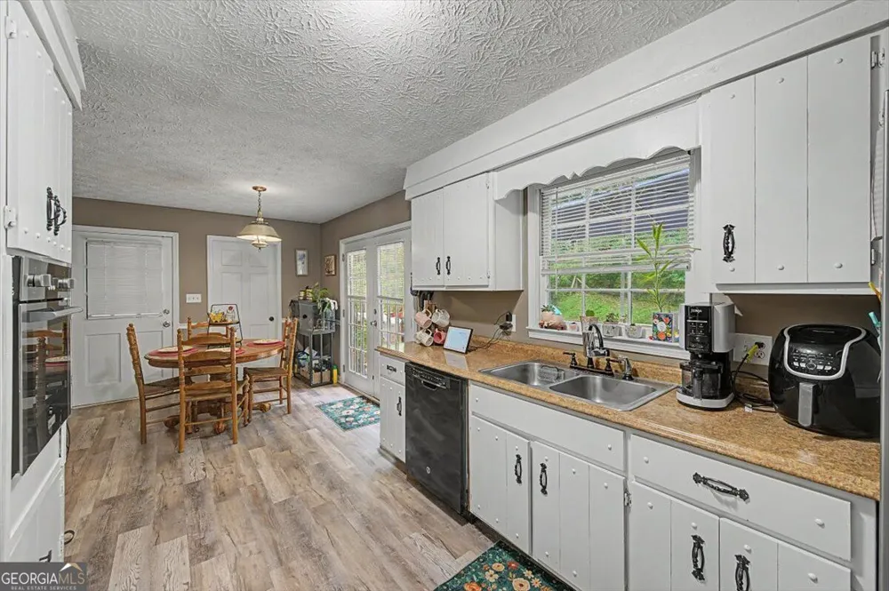 4 Shadowood CT SE Silver Creek, GA 30173