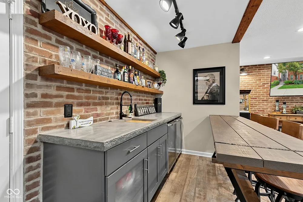 1098 Cavendish Drive Carmel, IN 46032