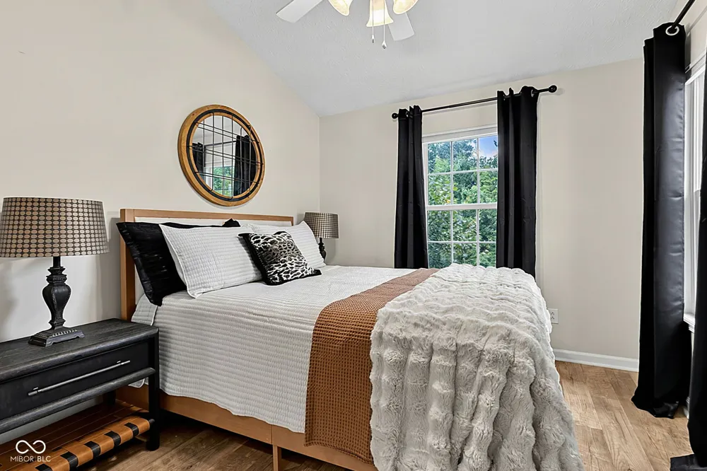 1098 Cavendish Drive Carmel, IN 46032