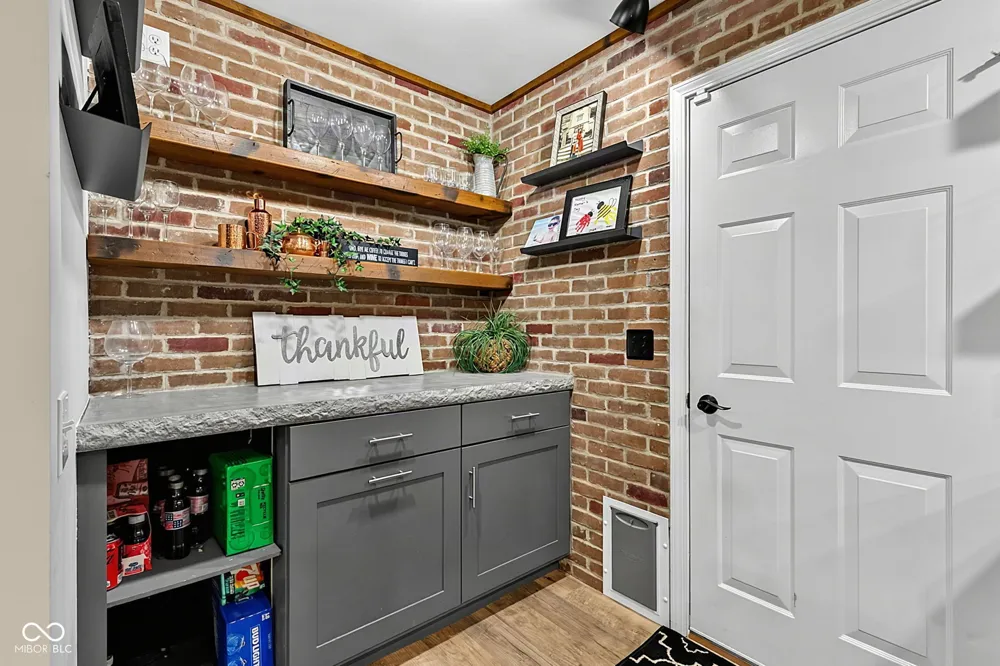 1098 Cavendish Drive Carmel, IN 46032
