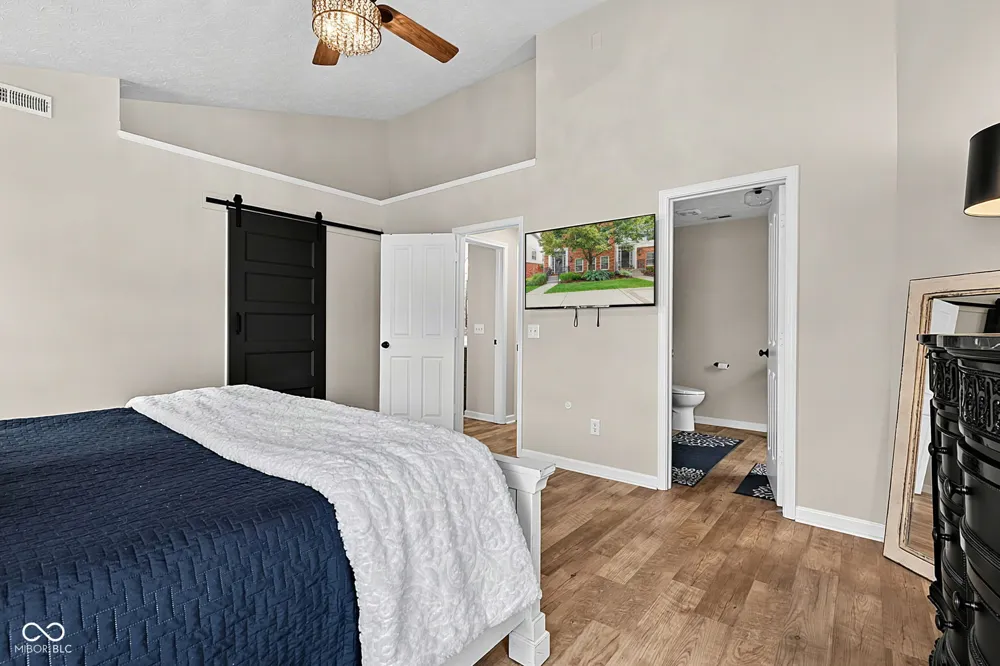 1098 Cavendish Drive Carmel, IN 46032