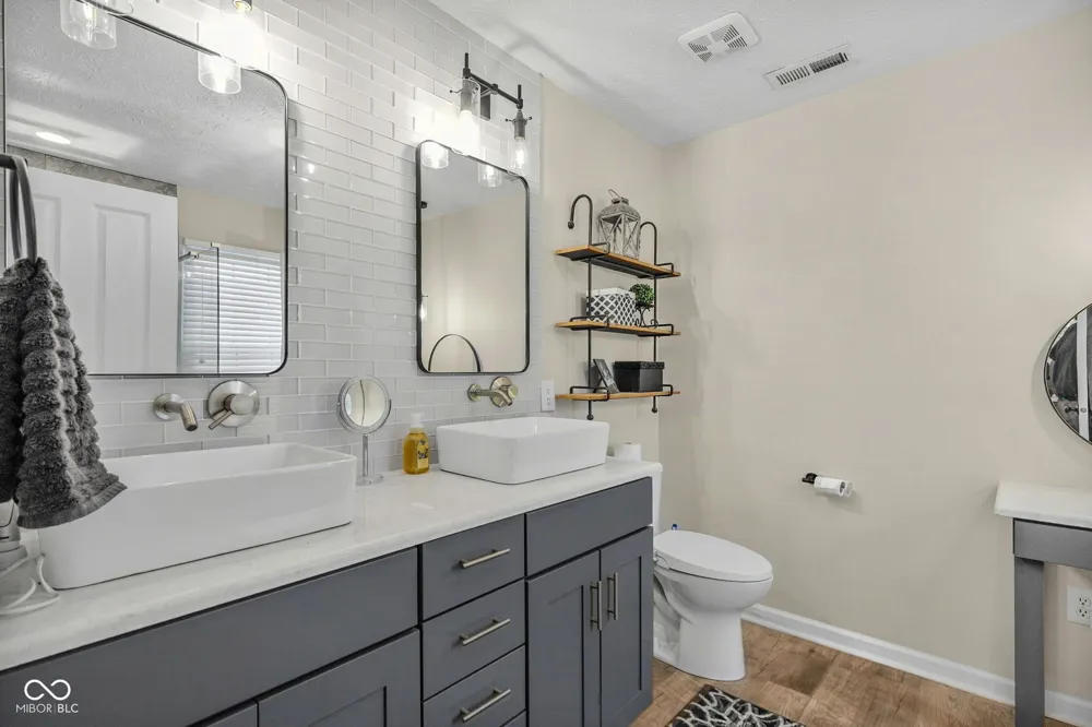 1098 Cavendish Drive Carmel, IN 46032