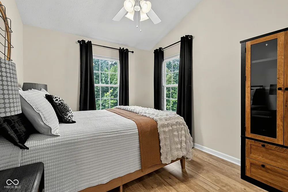 1098 Cavendish Drive Carmel, IN 46032