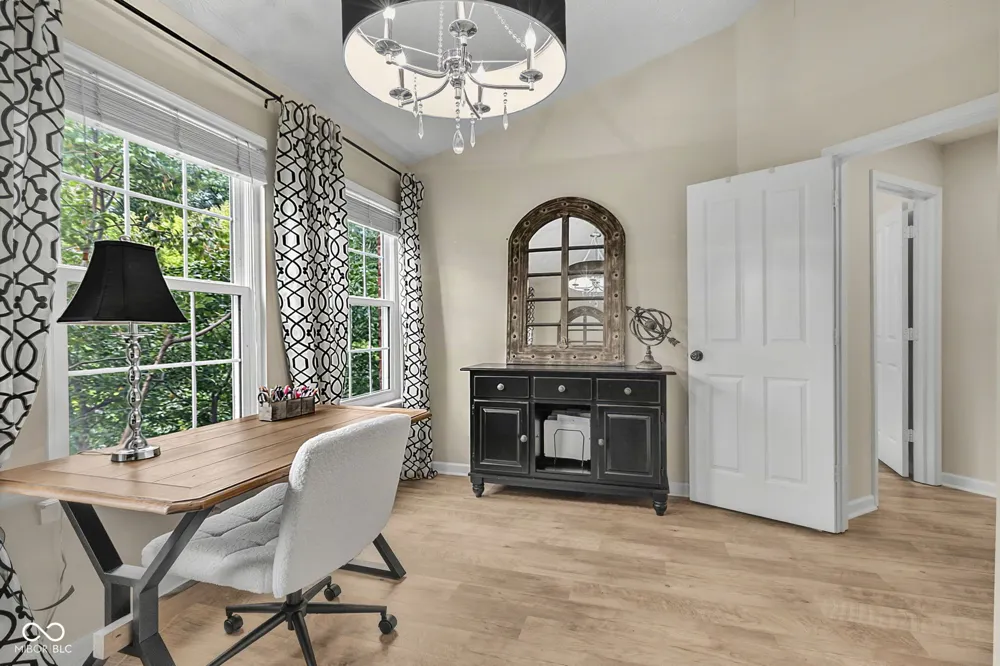 1098 Cavendish Drive Carmel, IN 46032