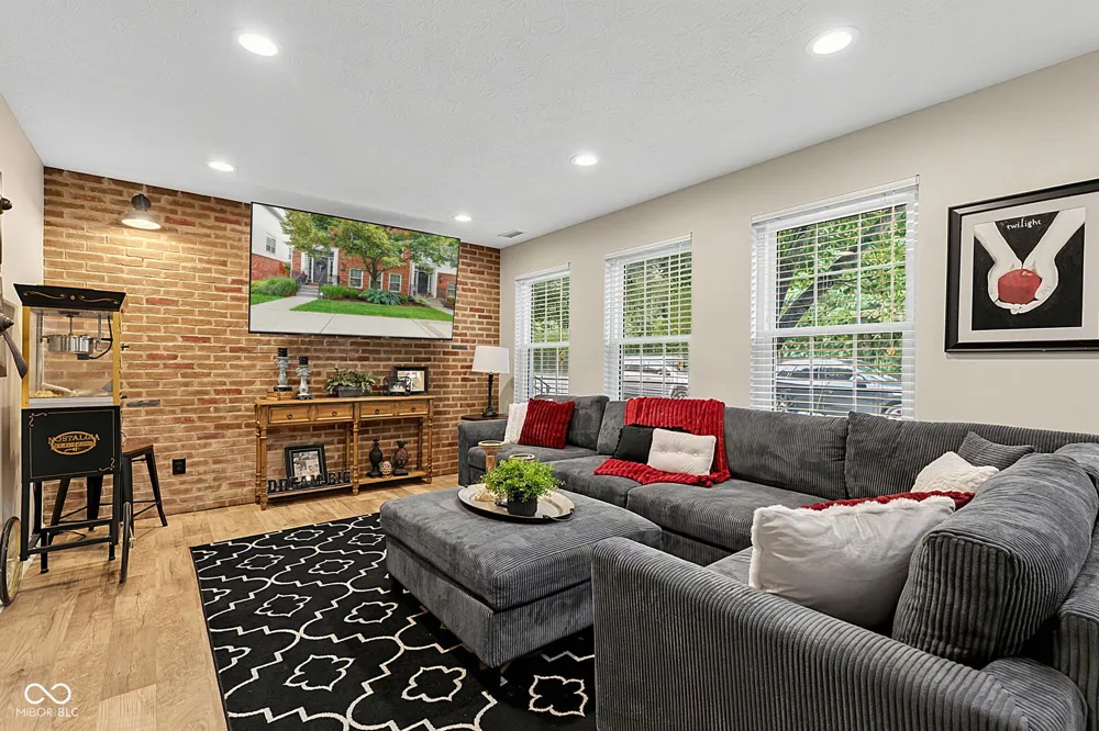 1098 Cavendish Drive Carmel, IN 46032