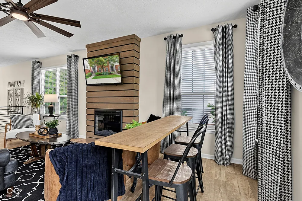 1098 Cavendish Drive Carmel, IN 46032