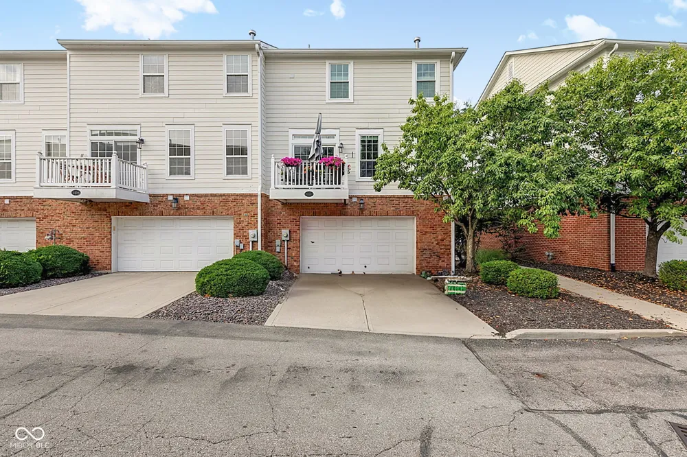 1098 Cavendish Drive Carmel, IN 46032