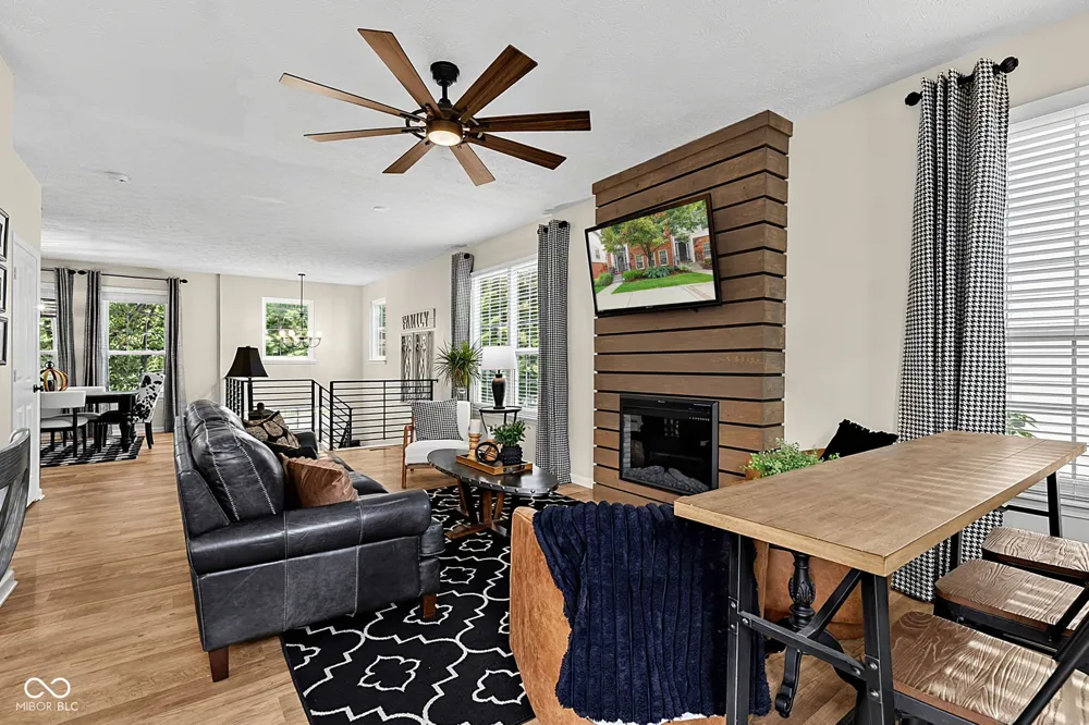 1098 Cavendish Drive Carmel, IN 46032