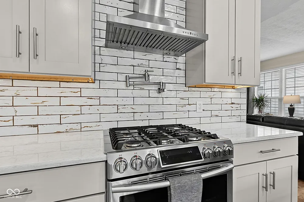1098 Cavendish Drive Carmel, IN 46032