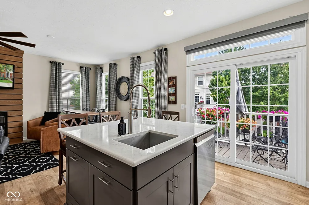 1098 Cavendish Drive Carmel, IN 46032