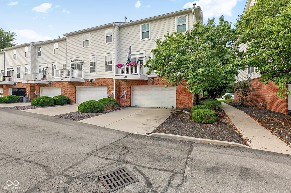 1098 Cavendish Drive Carmel, IN 46032