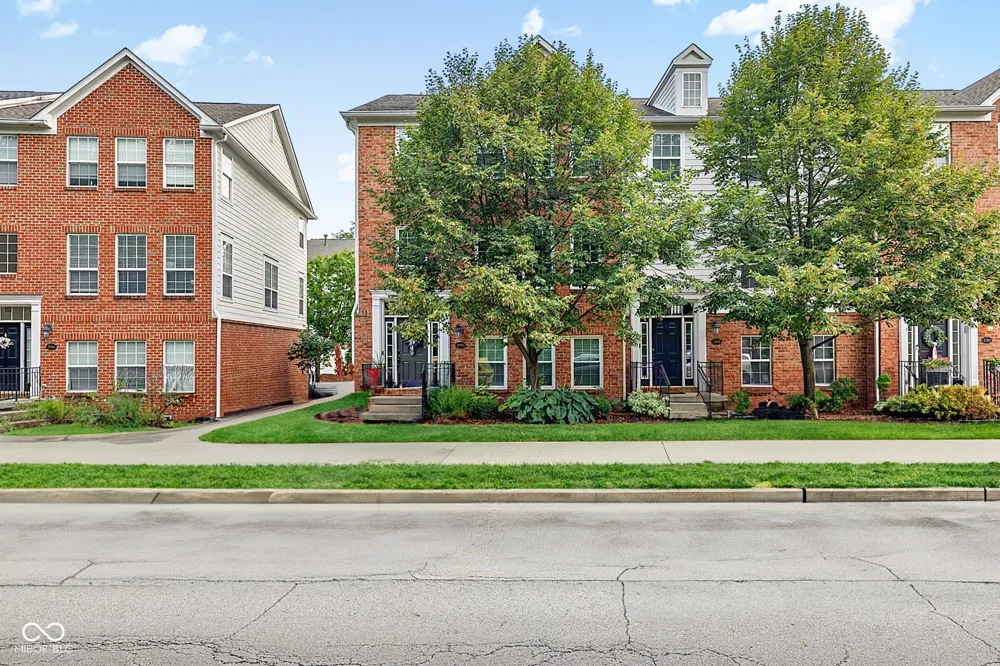 1098 Cavendish Drive Carmel, IN 46032