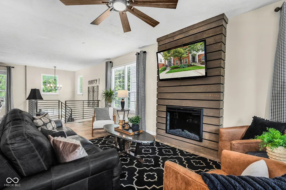 1098 Cavendish Drive Carmel, IN 46032