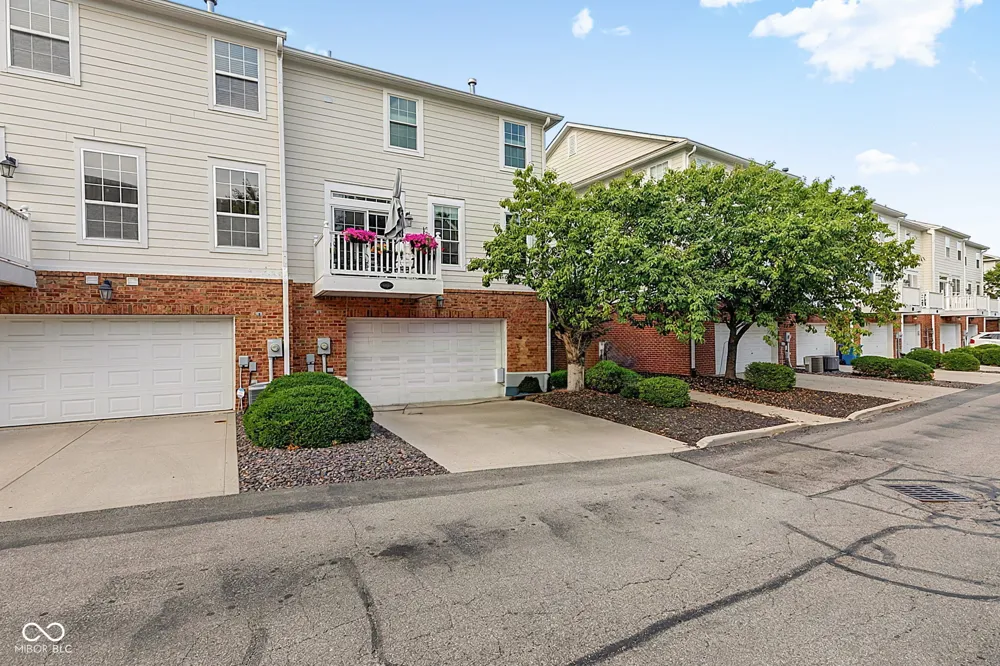 1098 Cavendish Drive Carmel, IN 46032