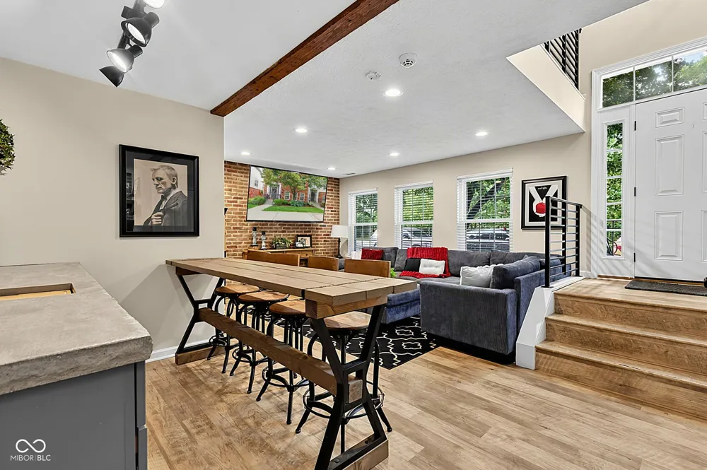1098 Cavendish Drive Carmel, IN 46032