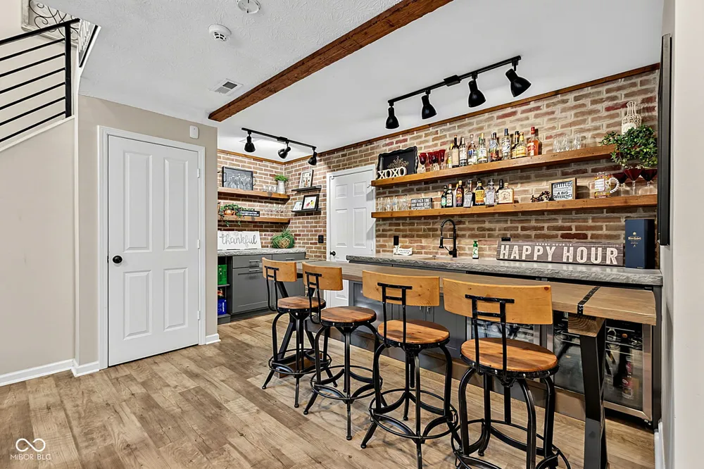 1098 Cavendish Drive Carmel, IN 46032