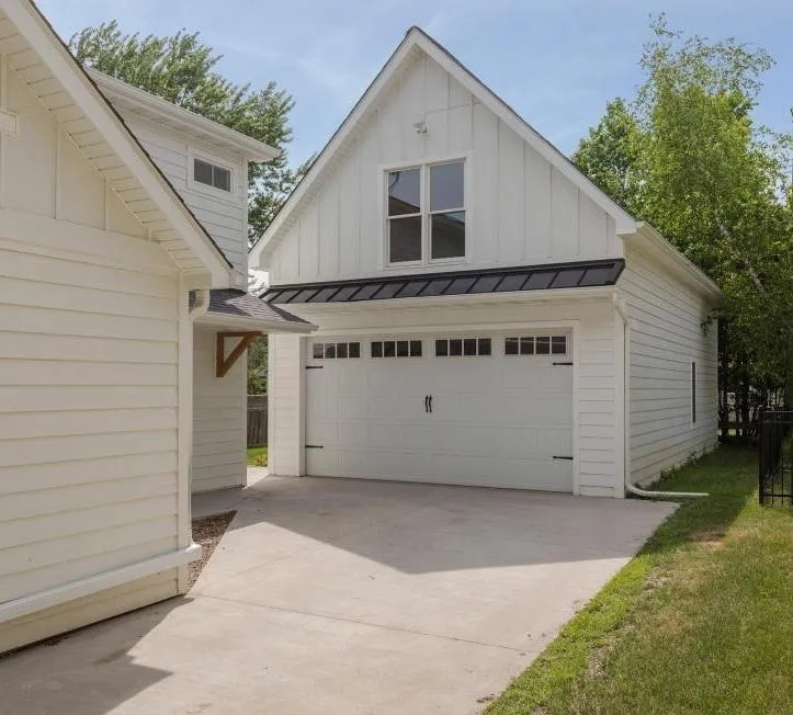 5940 Wooddale Avenue Edina, MN 55424