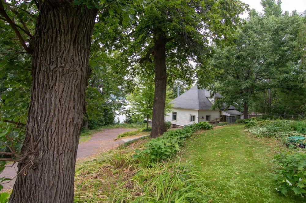 609 Lakeshore Drive Ortonville, MN 56278