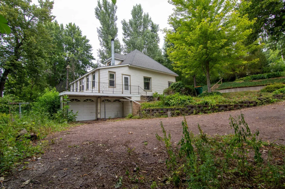 609 Lakeshore Drive Ortonville, MN 56278